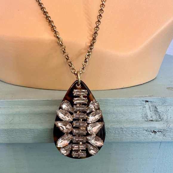 Stunning Gold Necklace with Tortoise Shell and Crystal Pendant! Brand new! - Picture 2 of 6